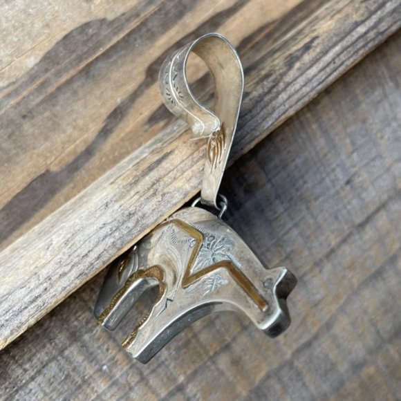 Very Large Spirit Bear Pendant Sterling Silver Native American Vintage - Picture 5 of 10